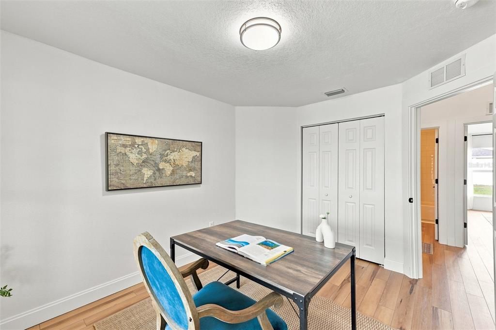 For Sale: $270,000 (3 beds, 2 baths, 1151 Square Feet)