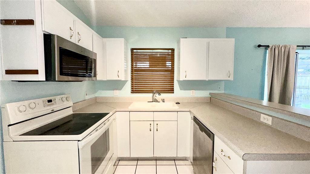 В аренду: $1,650 (2 спален, 2 ванн, 1118 Квадратных фут)
