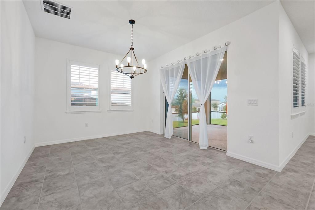 En Venta: $515,000 (4 camas, 3 baños, 2200 Pies cuadrados)