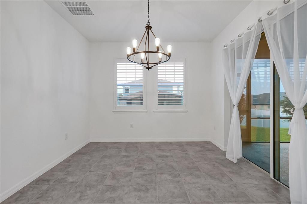 En Venta: $515,000 (4 camas, 3 baños, 2200 Pies cuadrados)