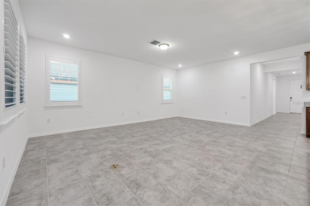 En Venta: $515,000 (4 camas, 3 baños, 2200 Pies cuadrados)