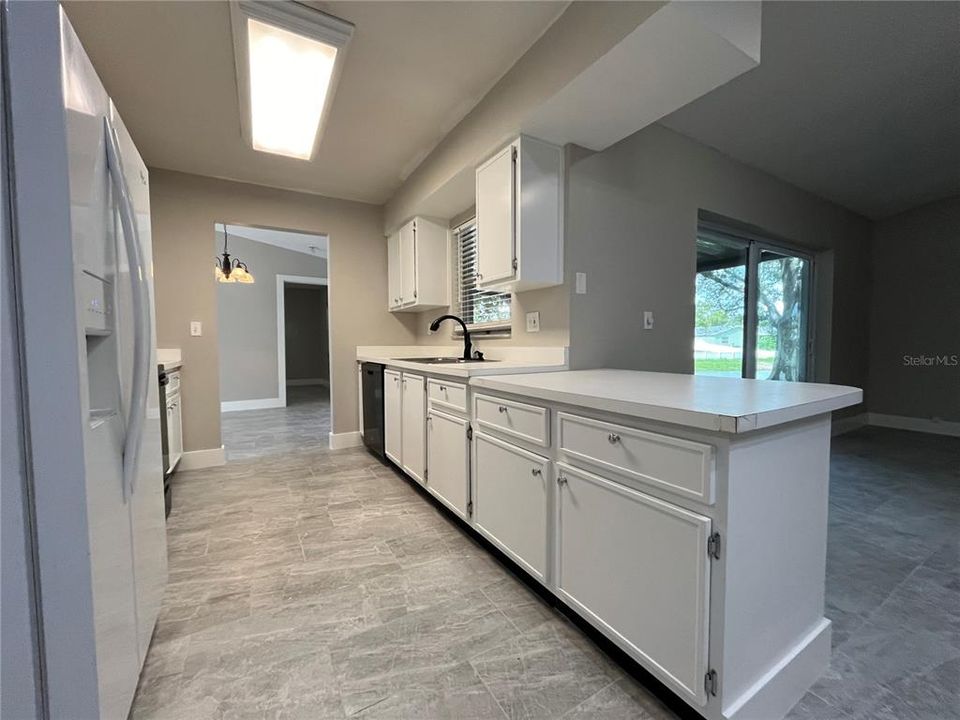 For Rent: $2,195 (3 beds, 2 baths, 1477 Square Feet)