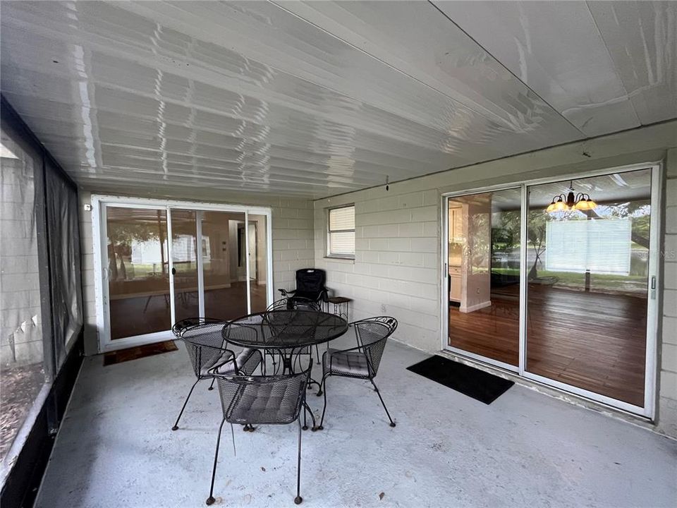 For Rent: $2,195 (3 beds, 2 baths, 1477 Square Feet)