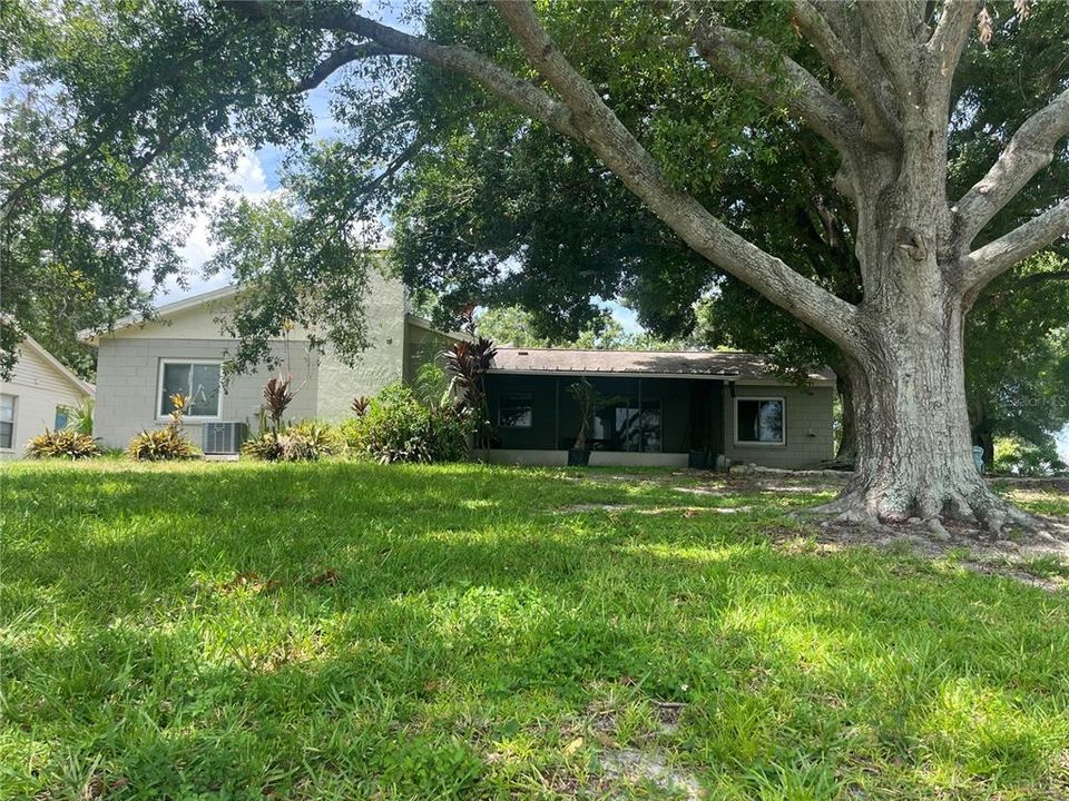 For Rent: $2,195 (3 beds, 2 baths, 1477 Square Feet)