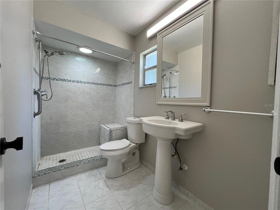 For Rent: $2,195 (3 beds, 2 baths, 1477 Square Feet)