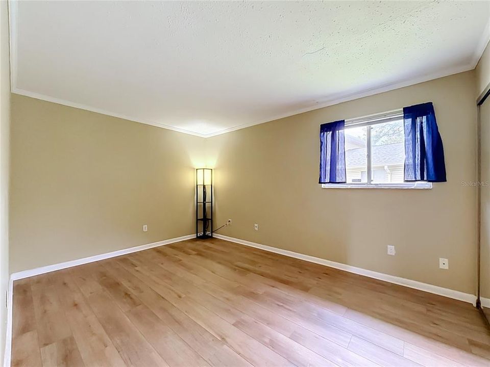 For Sale: $180,000 (2 beds, 2 baths, 992 Square Feet)