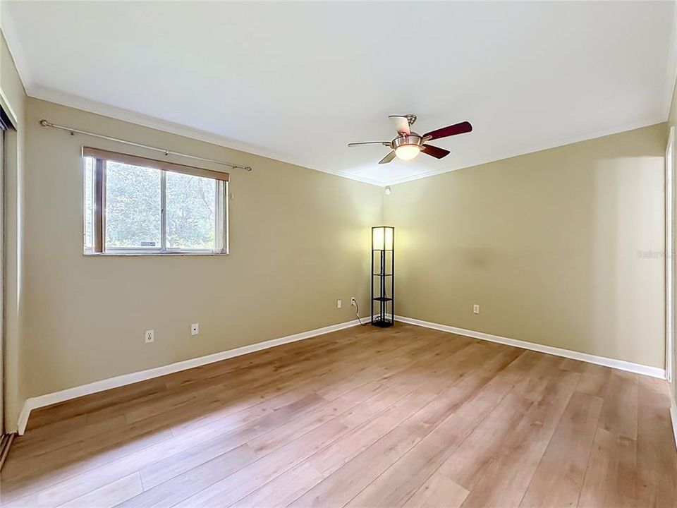 For Sale: $180,000 (2 beds, 2 baths, 992 Square Feet)