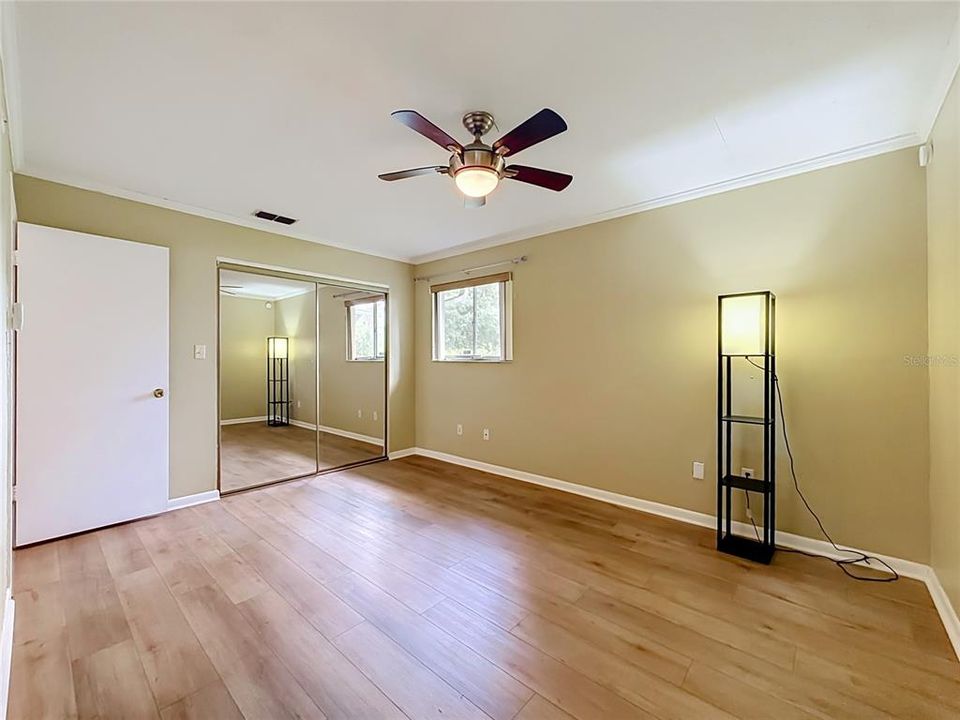 For Sale: $180,000 (2 beds, 2 baths, 992 Square Feet)
