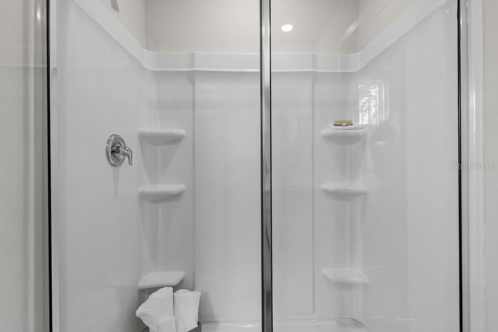 For Sale: $249,990 (3 beds, 2 baths, 1429 Square Feet)