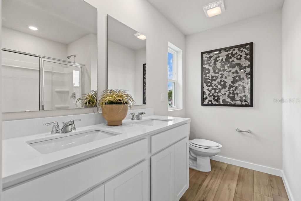 For Sale: $249,990 (3 beds, 2 baths, 1429 Square Feet)