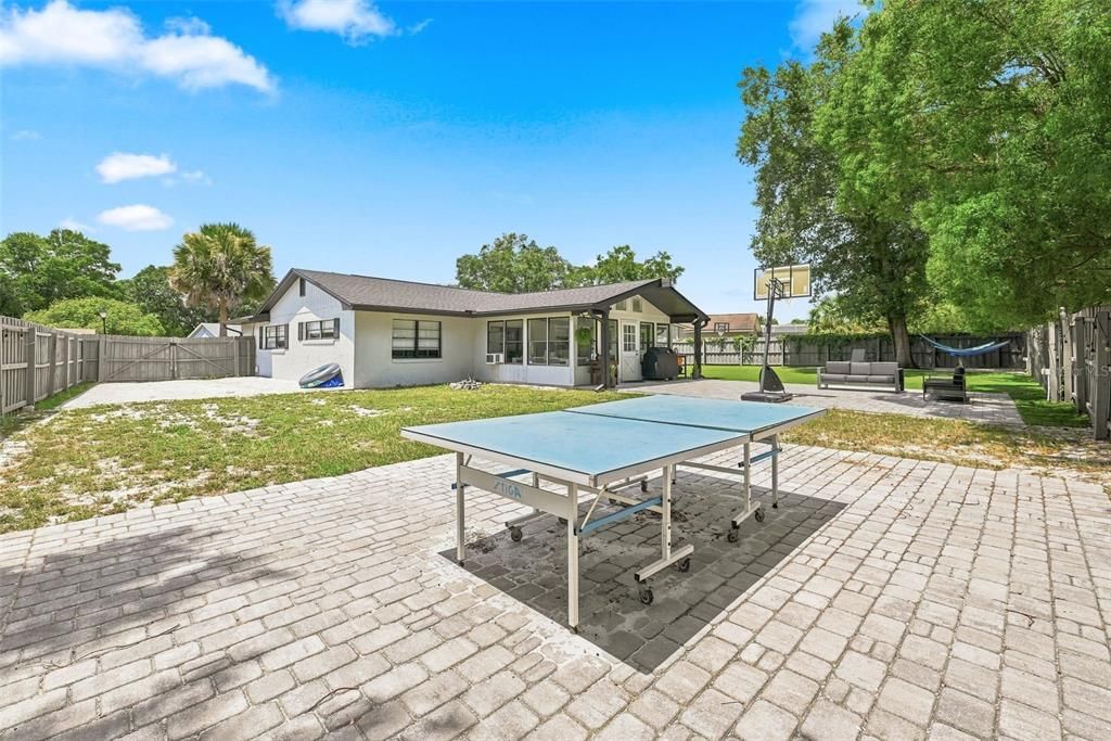 For Sale: $622,000 (4 beds, 2 baths, 1925 Square Feet)