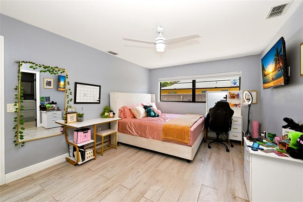 For Sale: $622,000 (4 beds, 2 baths, 1925 Square Feet)