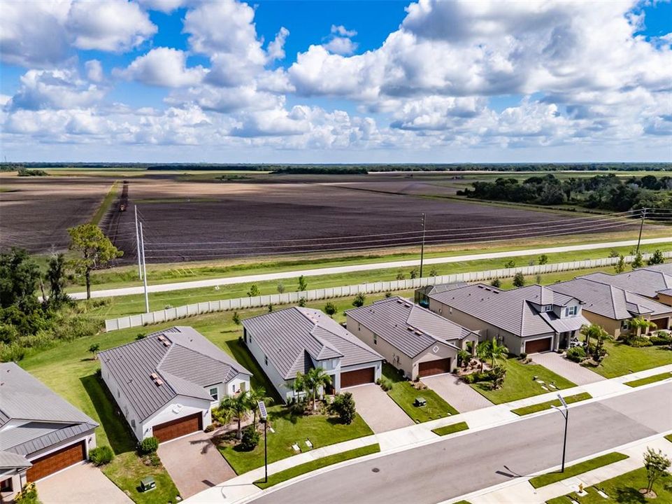 For Sale: $380,000 (2 beds, 2 baths, 1959 Square Feet)