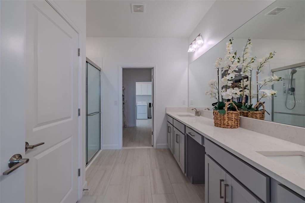 For Sale: $380,000 (2 beds, 2 baths, 1959 Square Feet)