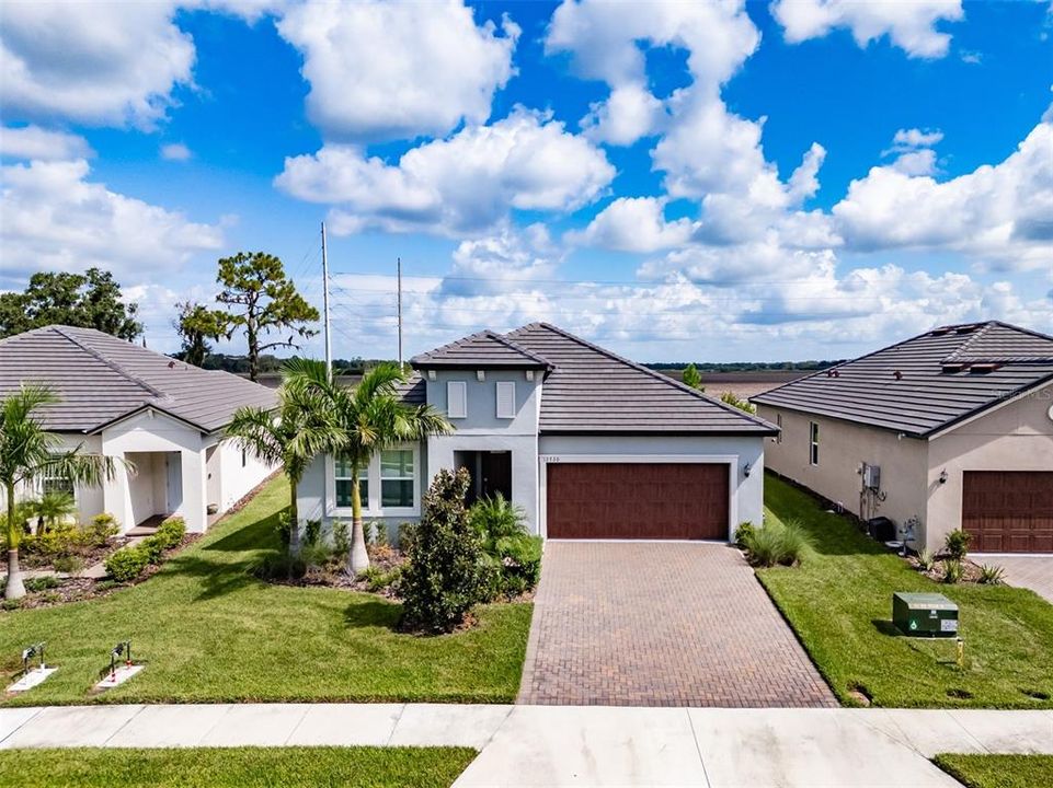 For Sale: $380,000 (2 beds, 2 baths, 1959 Square Feet)