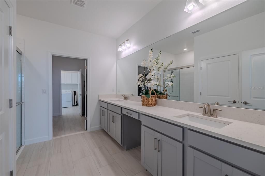 For Sale: $380,000 (2 beds, 2 baths, 1959 Square Feet)