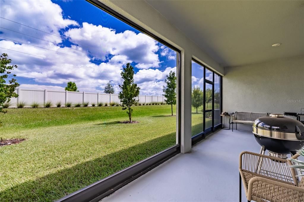 For Sale: $380,000 (2 beds, 2 baths, 1959 Square Feet)