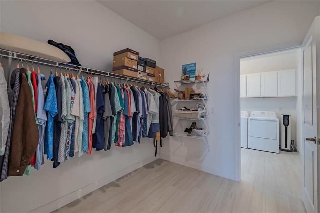 For Sale: $380,000 (2 beds, 2 baths, 1959 Square Feet)