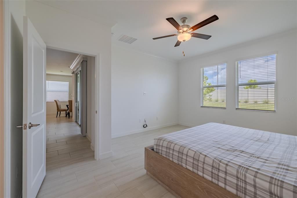 For Sale: $380,000 (2 beds, 2 baths, 1959 Square Feet)