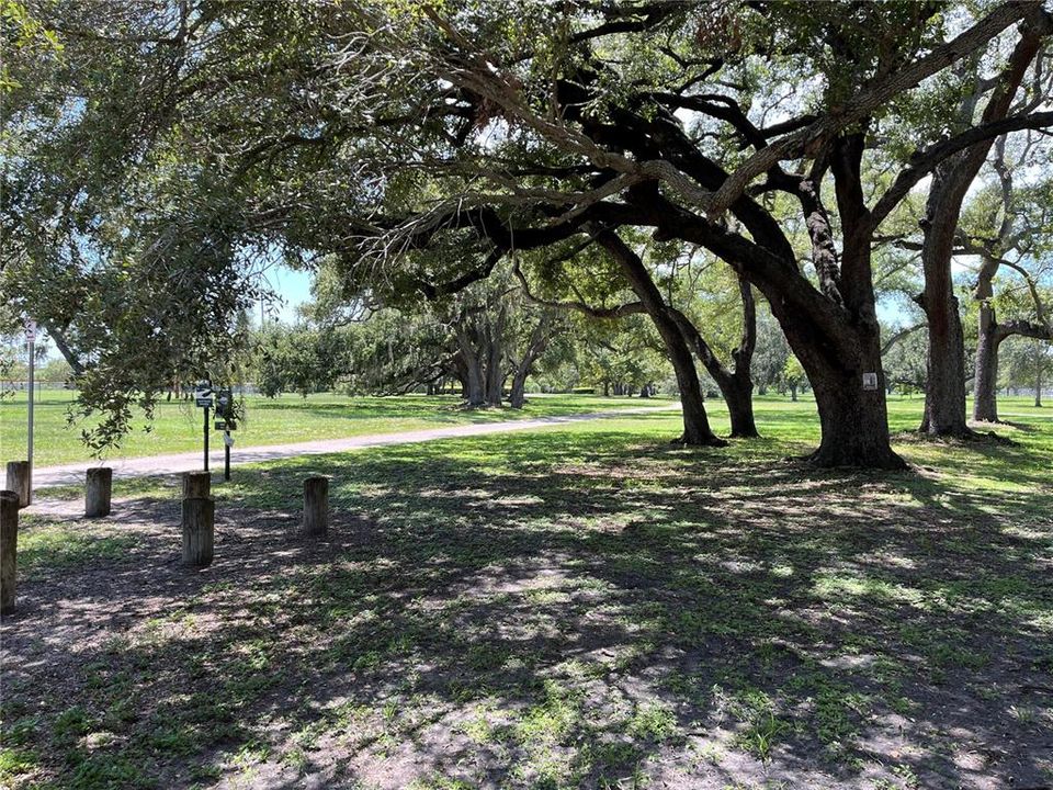 For Rent: $1,400 (2 beds, 1 baths, 864 Square Feet)