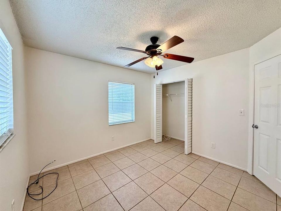 For Rent: $1,400 (2 beds, 1 baths, 864 Square Feet)