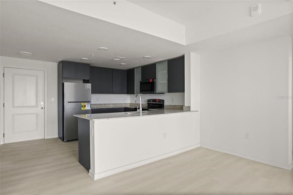 На продажу: $344,900 (3 спален, 2 ванн, 1215 Квадратных фут)