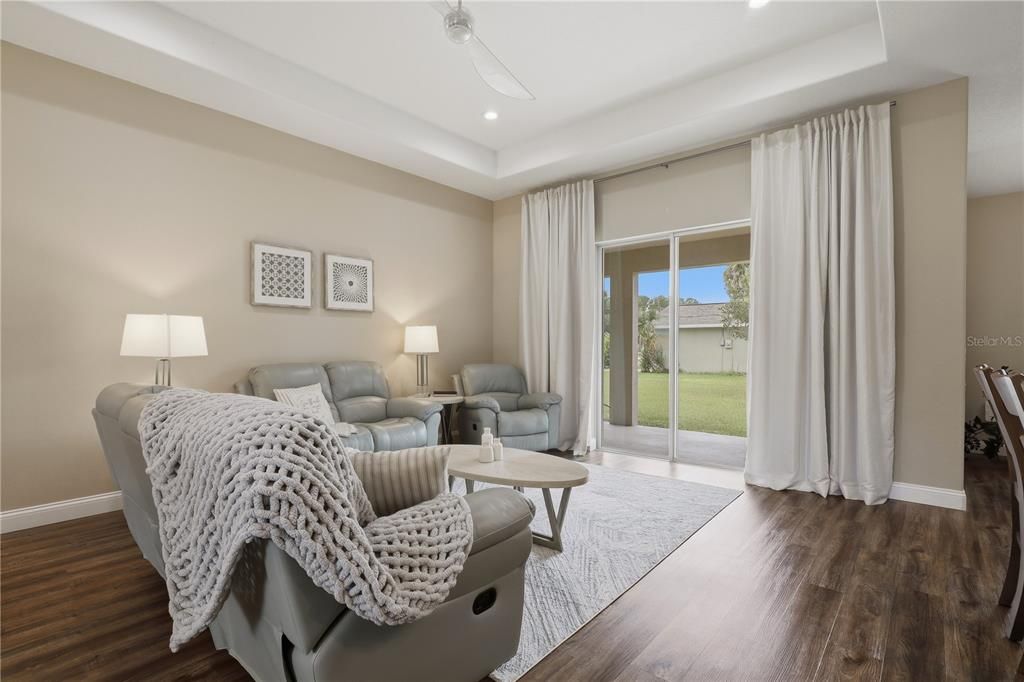 En Venta: $349,900 (3 camas, 2 baños, 1862 Pies cuadrados)