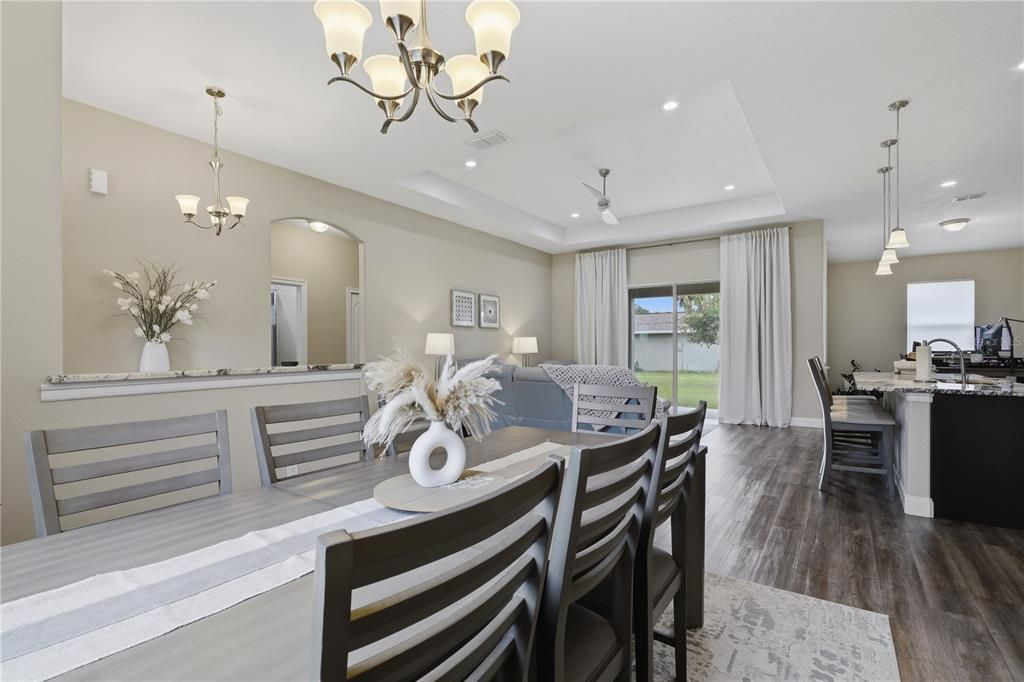 En Venta: $349,900 (3 camas, 2 baños, 1862 Pies cuadrados)