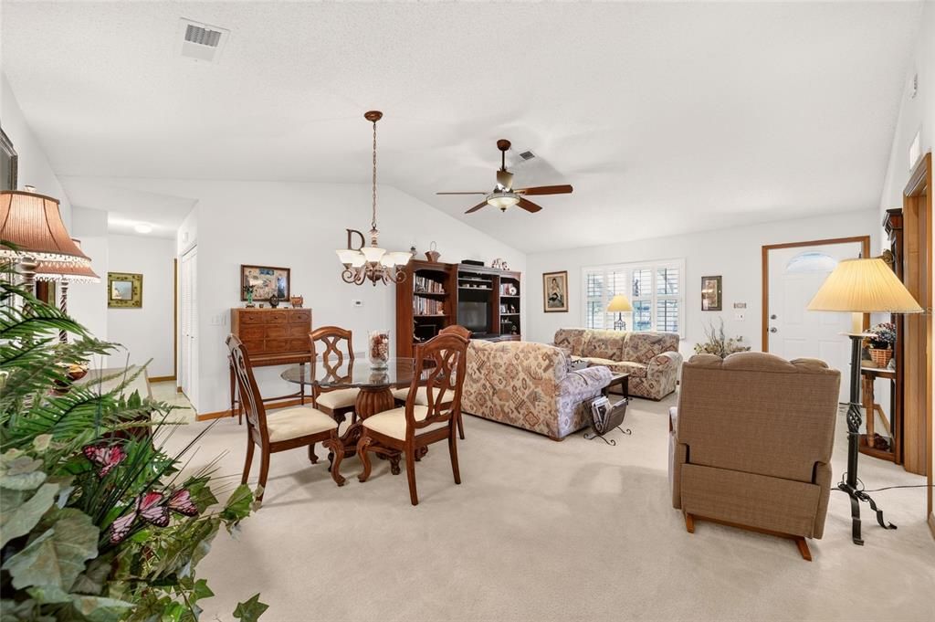 For Sale: $199,990 (3 beds, 2 baths, 1728 Square Feet)