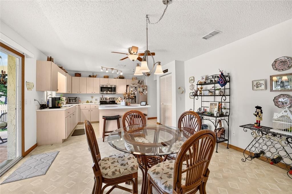 For Sale: $199,990 (3 beds, 2 baths, 1728 Square Feet)