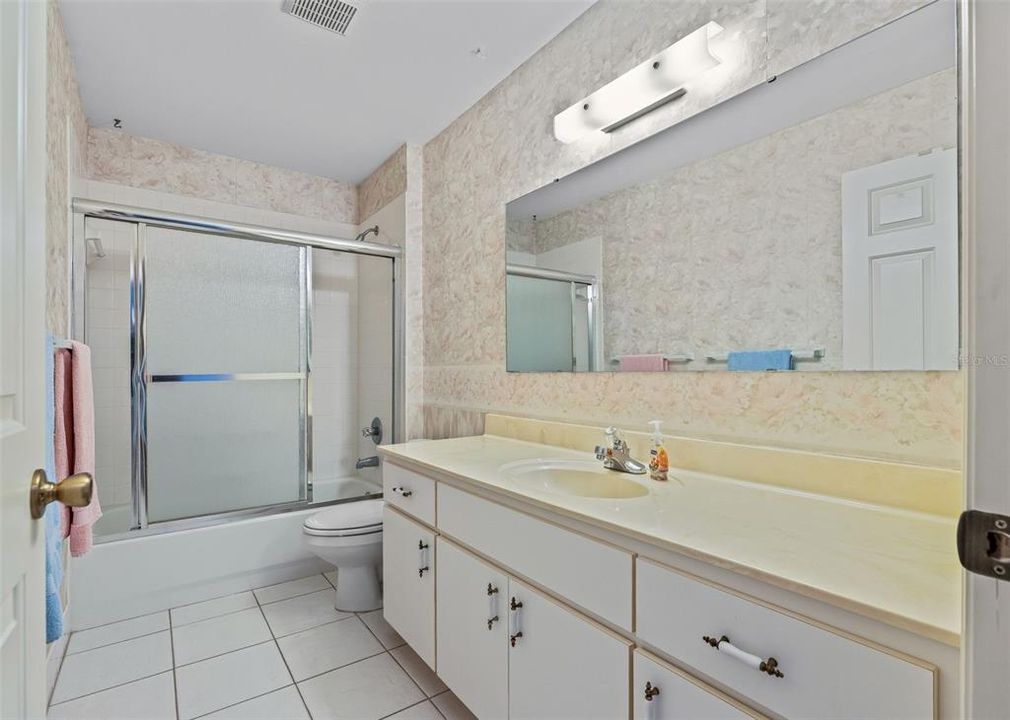 En Venta: $249,000 (2 camas, 2 baños, 1736 Pies cuadrados)