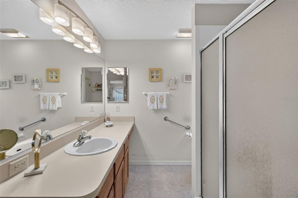 For Sale: $349,900 (3 beds, 2 baths, 1392 Square Feet)