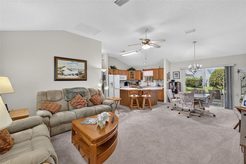 For Sale: $349,900 (3 beds, 2 baths, 1392 Square Feet)