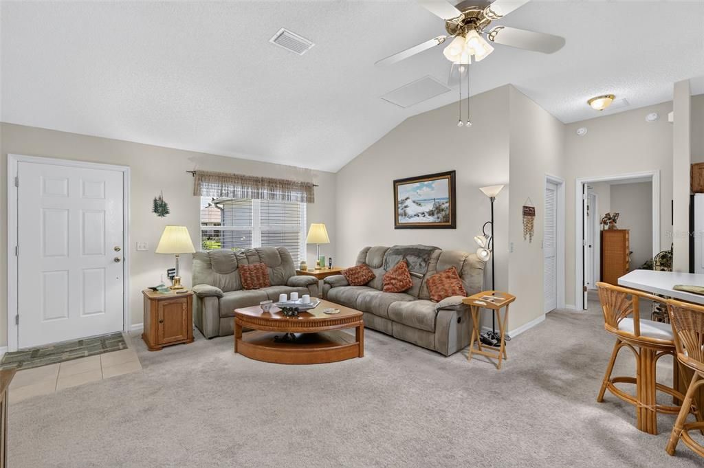 For Sale: $349,900 (3 beds, 2 baths, 1392 Square Feet)