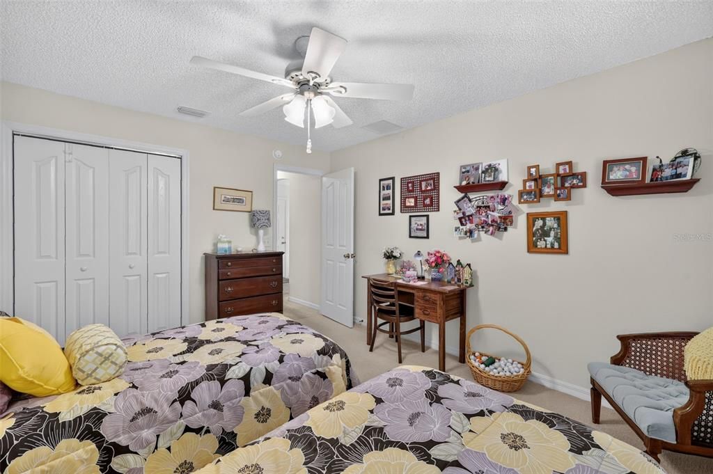 For Sale: $349,900 (3 beds, 2 baths, 1392 Square Feet)