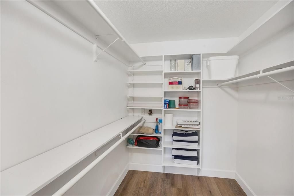На продажу: $409,000 (2 спален, 2 ванн, 1013 Квадратных фут)