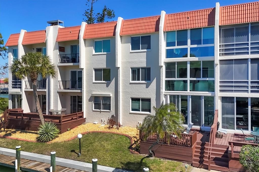 На продажу: $409,000 (2 спален, 2 ванн, 1013 Квадратных фут)