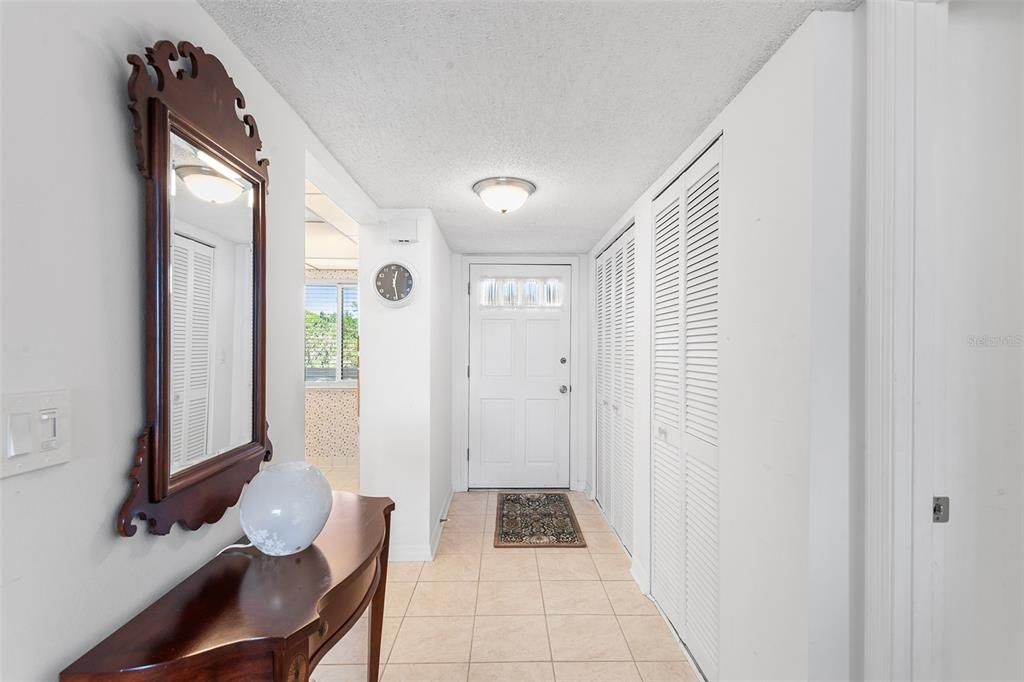 待售: $125,000 (2 贝兹, 2 浴室, 1347 平方英尺)