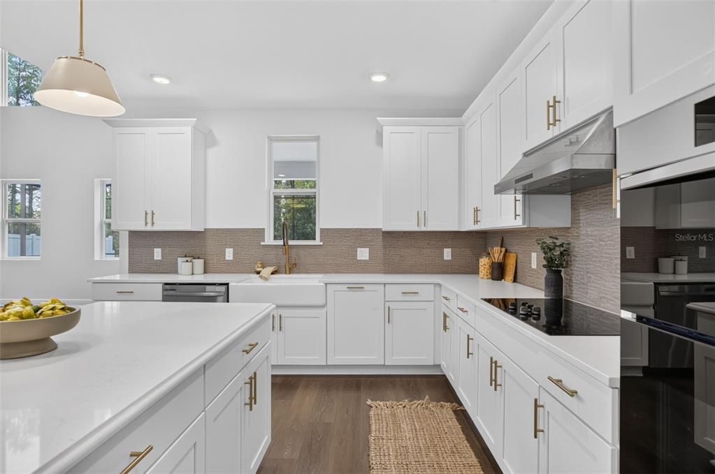 En Venta: $1,075,000 (4 camas, 3 baños, 3101 Pies cuadrados)