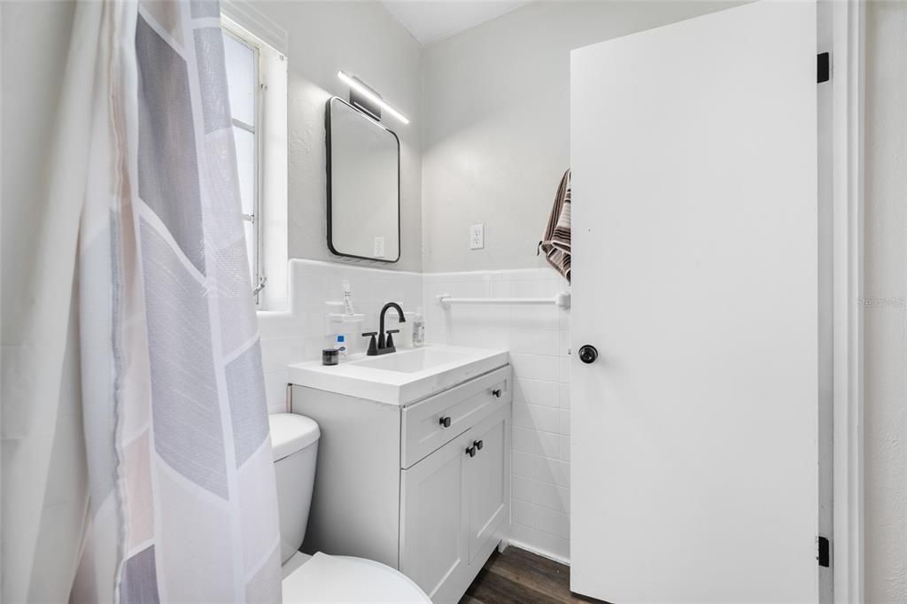 For Sale: $379,000 (2 beds, 2 baths, 1055 Square Feet)
