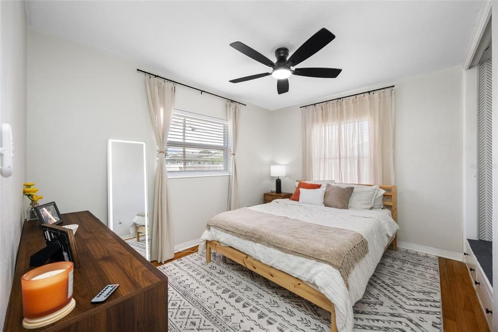 For Sale: $379,000 (2 beds, 2 baths, 1055 Square Feet)