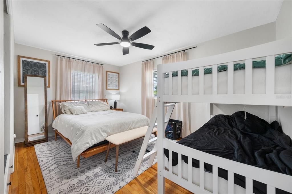 For Sale: $379,000 (2 beds, 2 baths, 1055 Square Feet)
