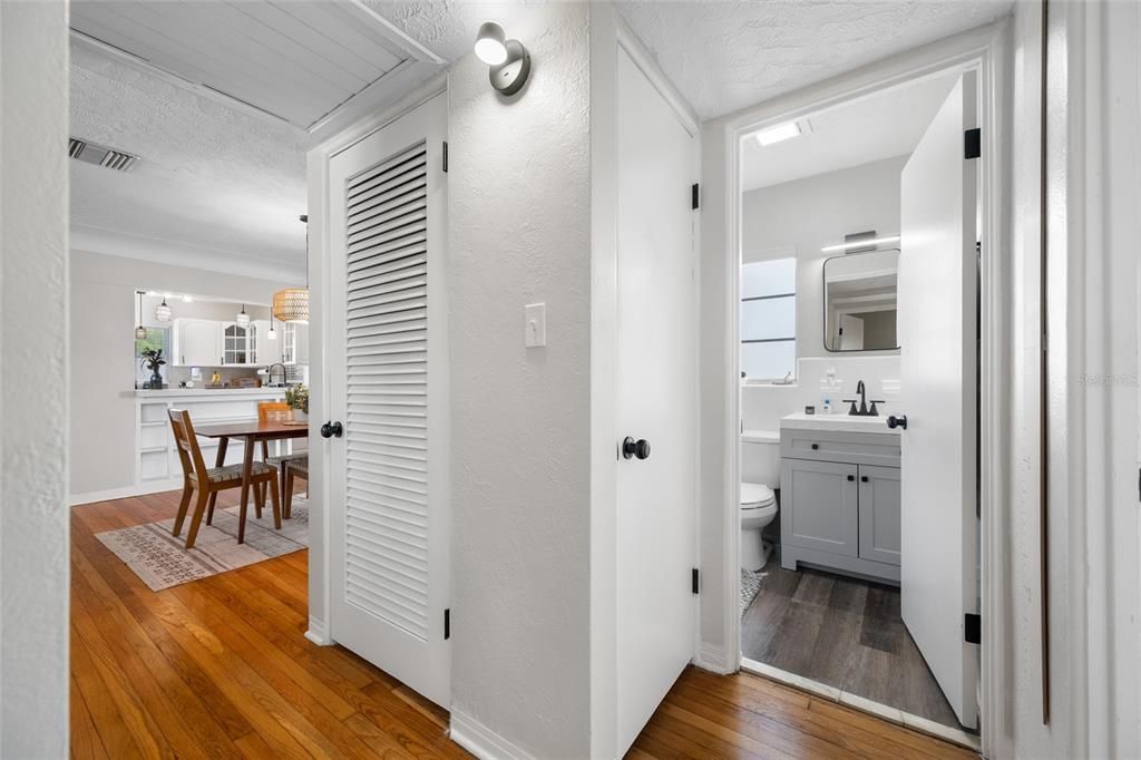 For Sale: $379,000 (2 beds, 2 baths, 1055 Square Feet)