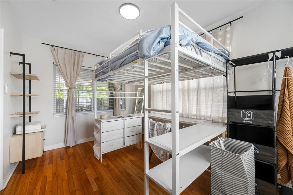 For Sale: $379,000 (2 beds, 2 baths, 1055 Square Feet)