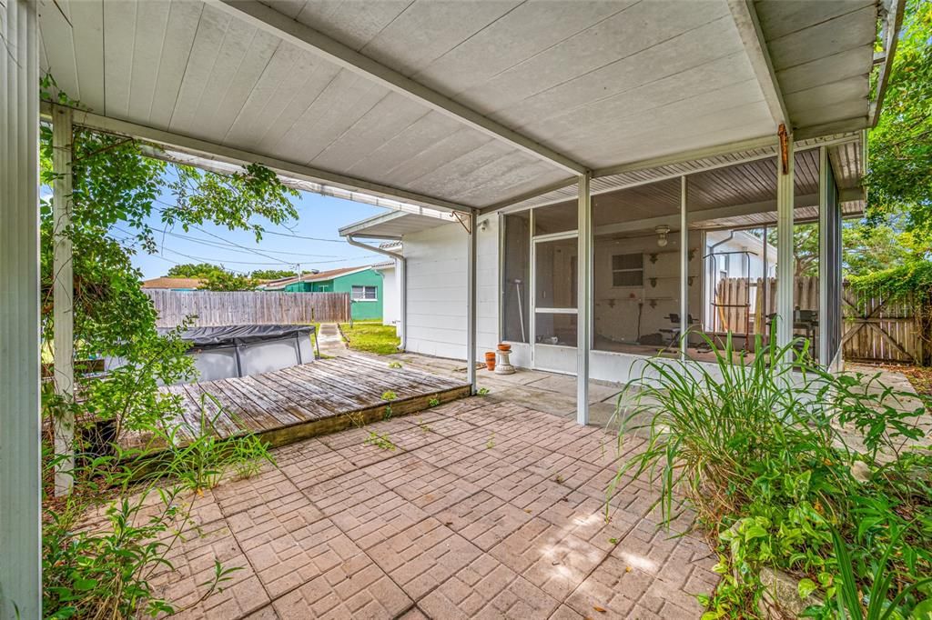 For Sale: $379,000 (2 beds, 2 baths, 1055 Square Feet)