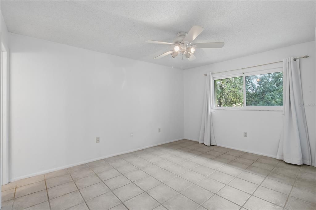 For Sale: $189,000 (2 beds, 2 baths, 1013 Square Feet)