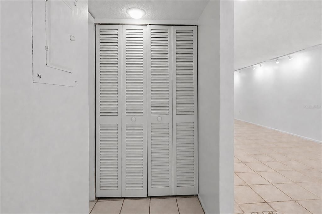 For Sale: $189,000 (2 beds, 2 baths, 1013 Square Feet)