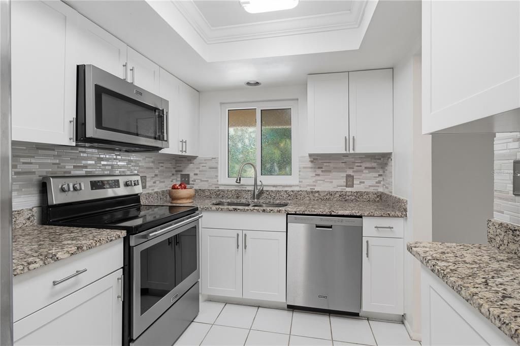 For Sale: $189,000 (2 beds, 2 baths, 1013 Square Feet)