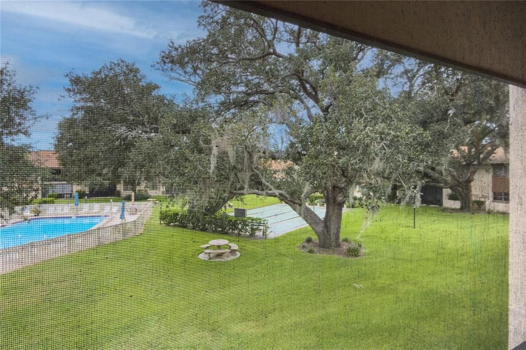 For Sale: $189,000 (2 beds, 2 baths, 1013 Square Feet)