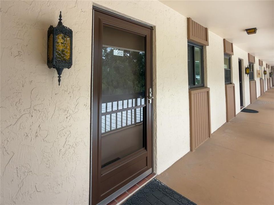 For Sale: $189,000 (2 beds, 2 baths, 1013 Square Feet)